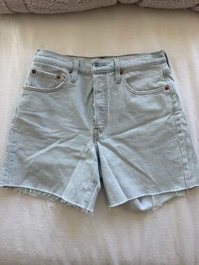 Levi's Women's 501 Mid Thigh Short, (New) Light Indigo Worn in, 28